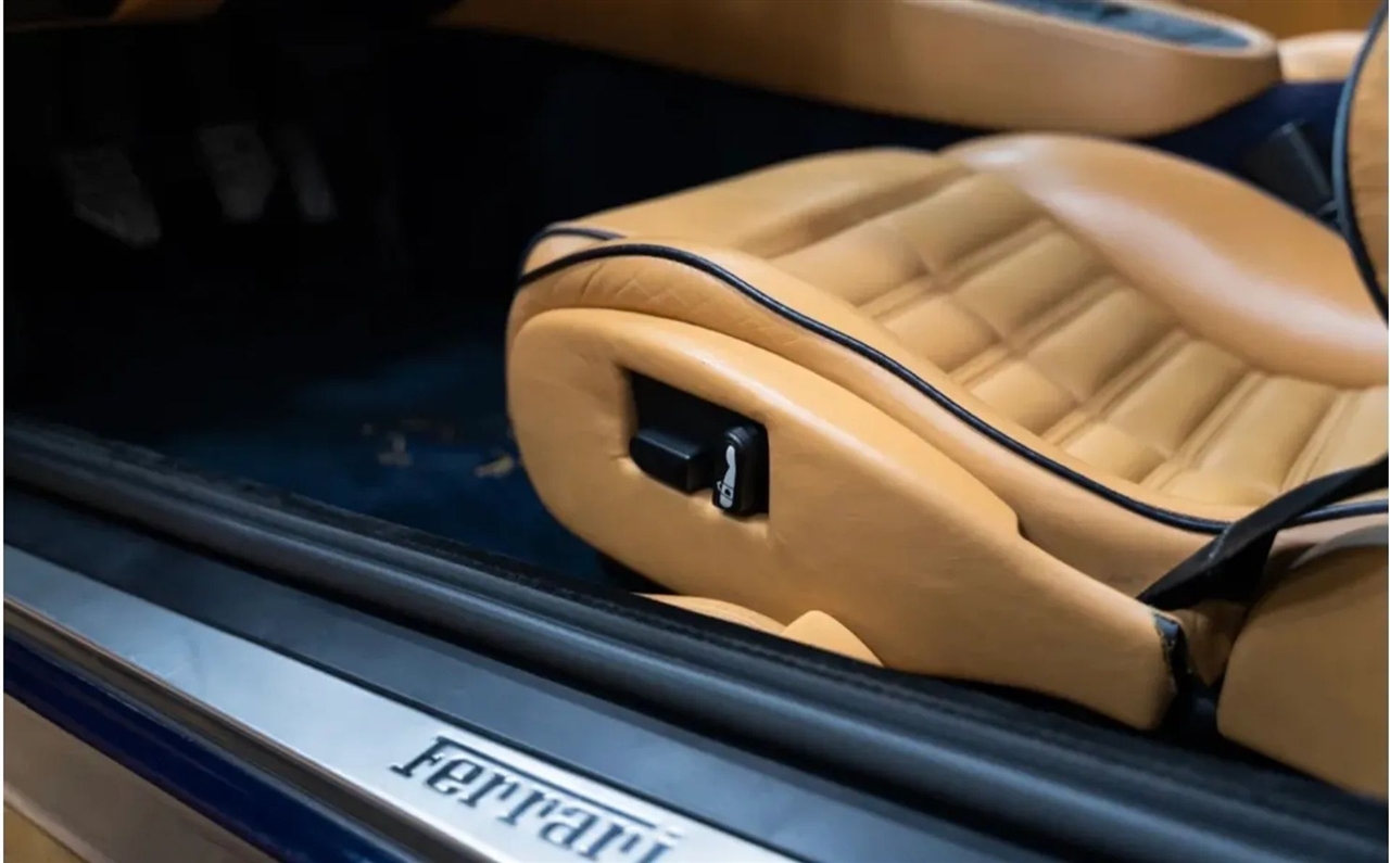 Ferrari 550 Maranello Base 1999