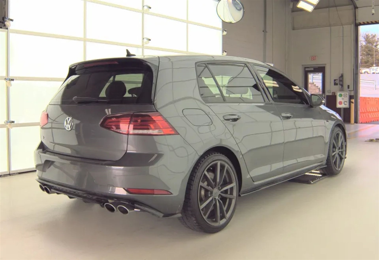 Volkswagen Golf R DCS and Navigation 7A 2019