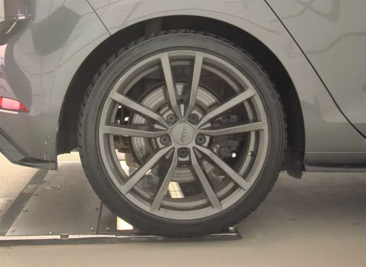 Volkswagen Golf R DCS and Navigation 7A 2019