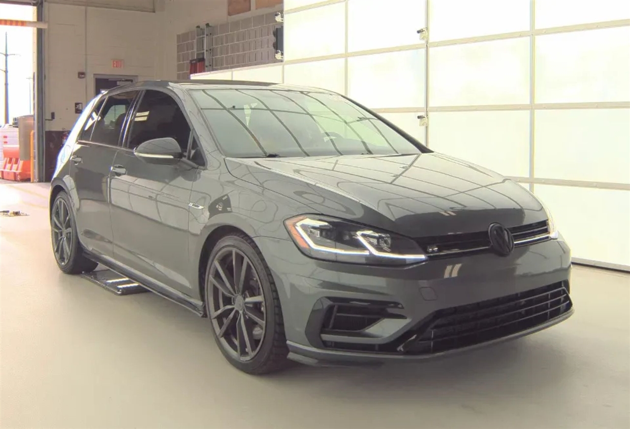 Volkswagen Golf R DCS and Navigation 7A 2019