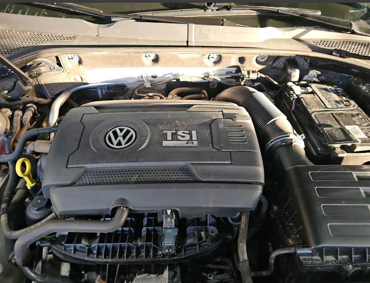 Volkswagen Golf R DCS and Navigation 7A 2019