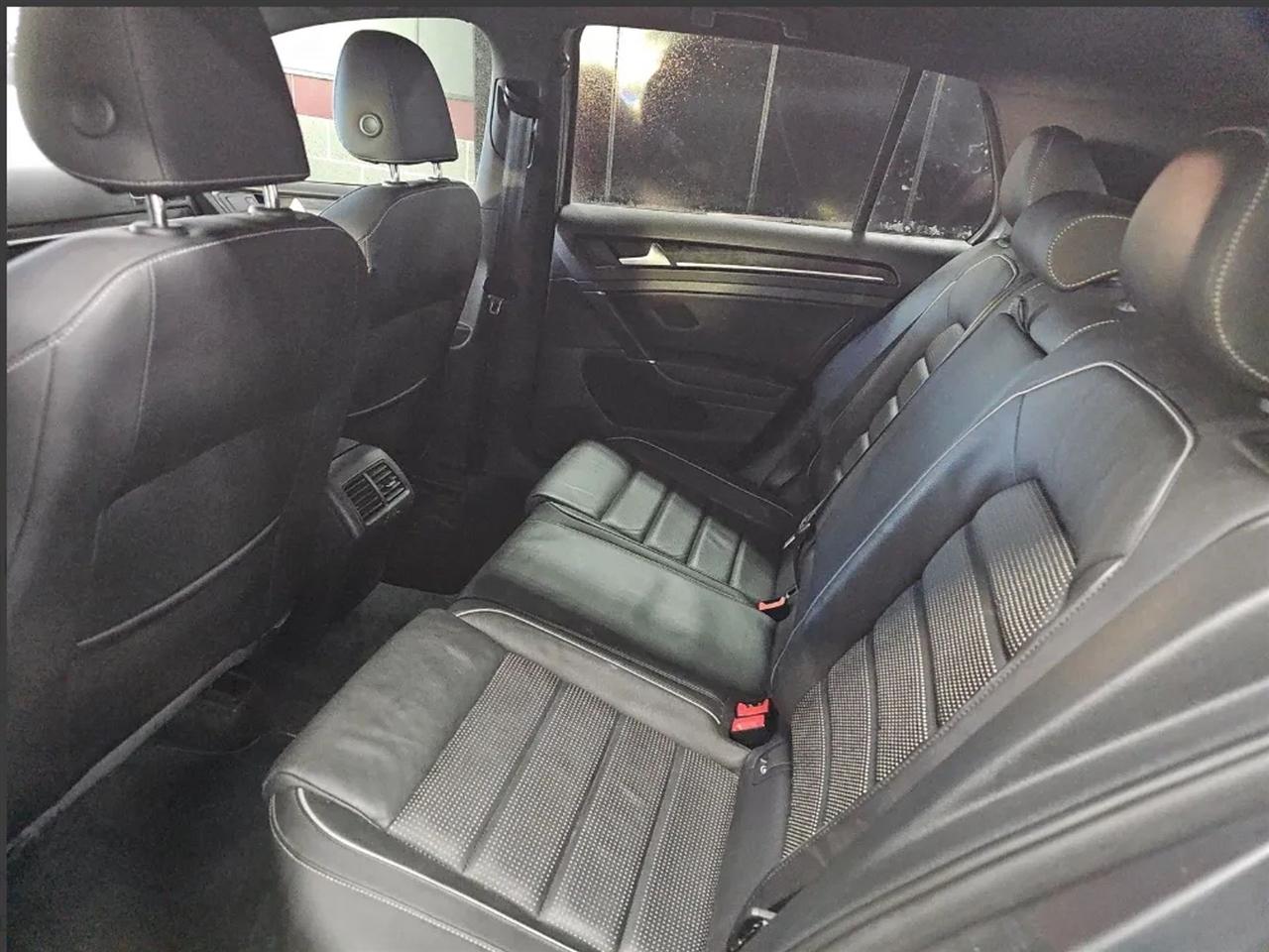 Volkswagen Golf R DCS and Navigation 7A 2019