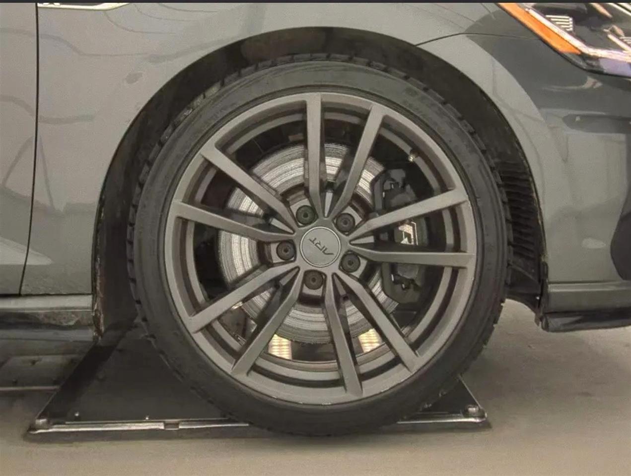 Volkswagen Golf R DCS and Navigation 7A 2019