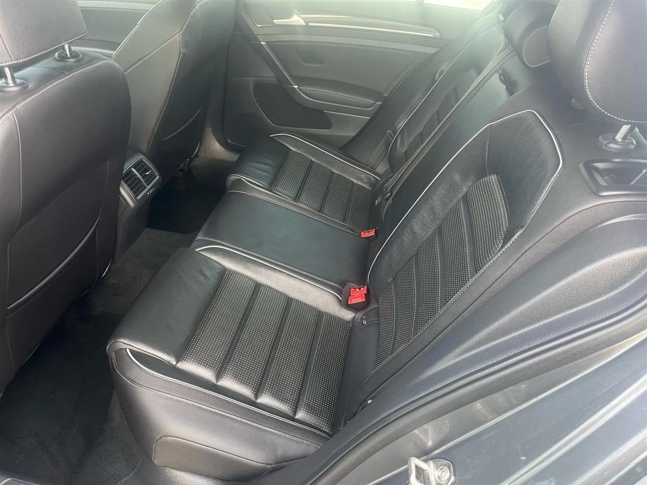 Volkswagen Golf R DCS and Navigation 7A 2019