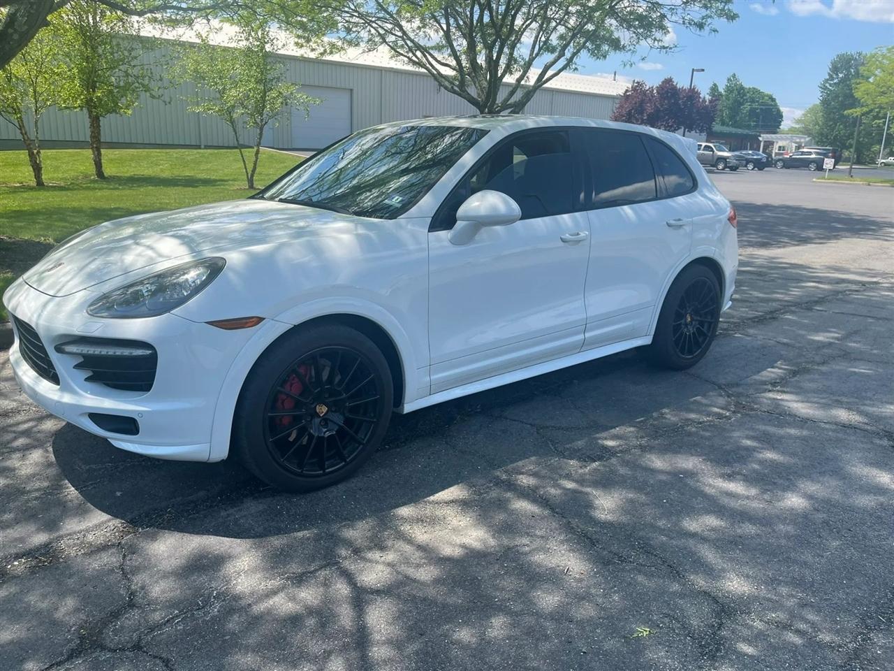 Porsche Cayenne GTS 2013