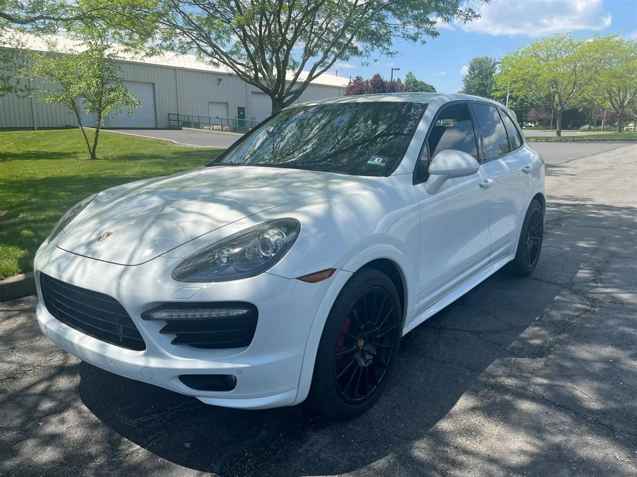 Porsche Cayenne GTS 2013