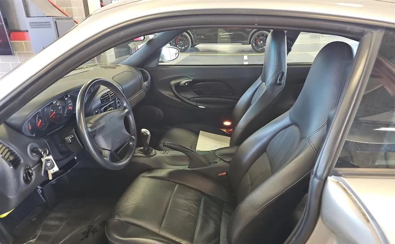Porsche 911 Carrera 4 Coupe 1999