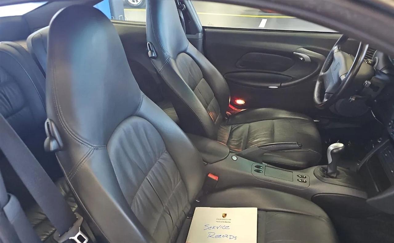 Porsche 911 Carrera 4 Coupe 1999