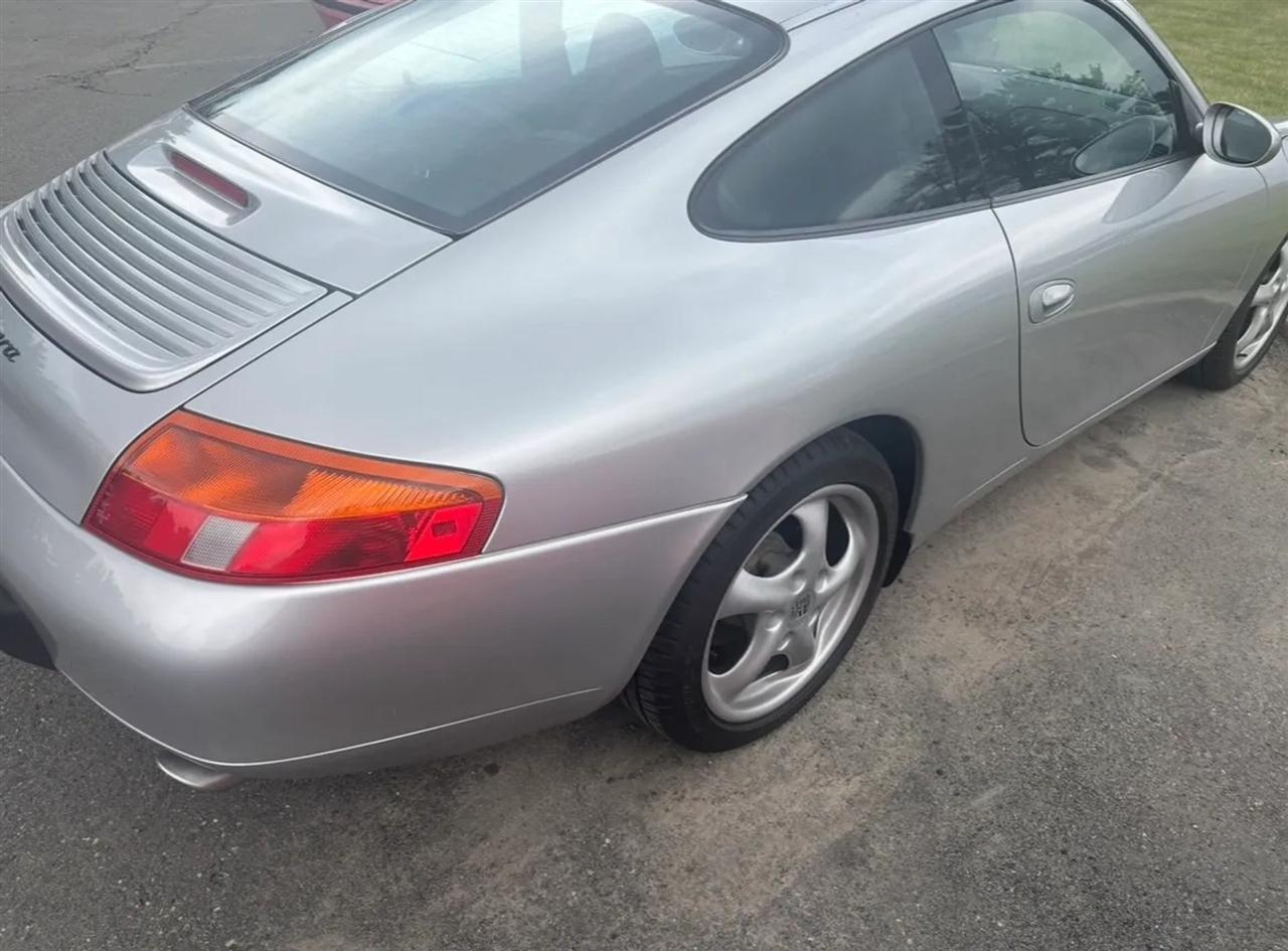 Porsche 911 Carrera 4 Coupe 1999