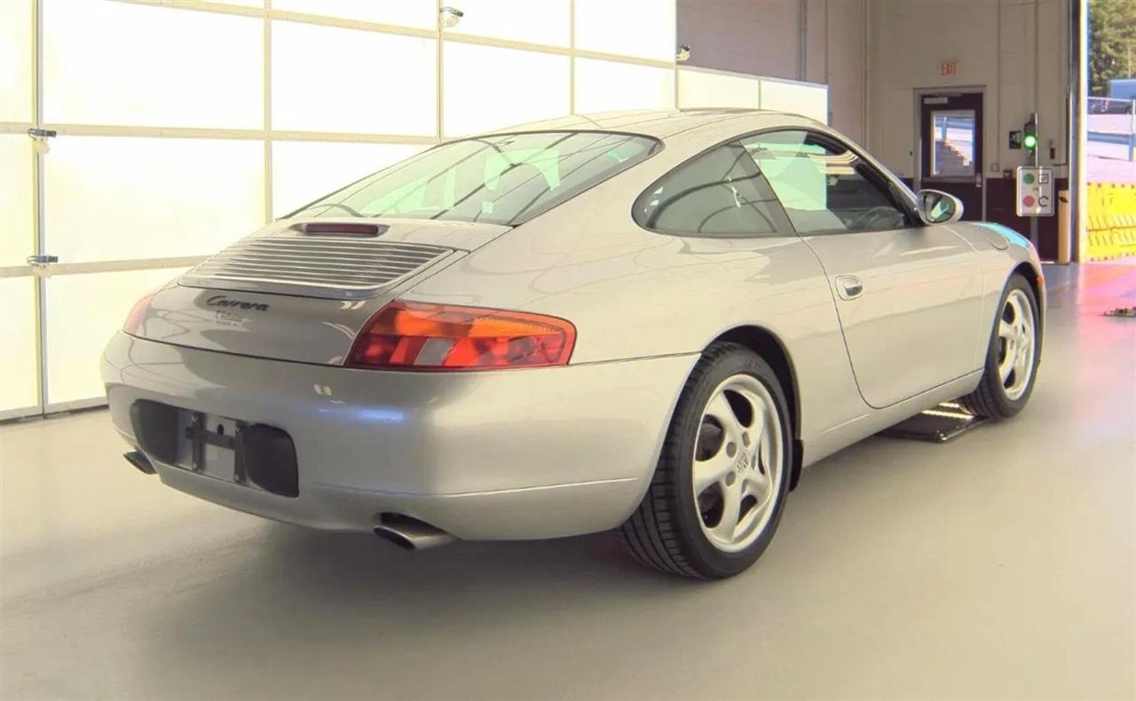 Porsche 911 Carrera 4 Coupe 1999