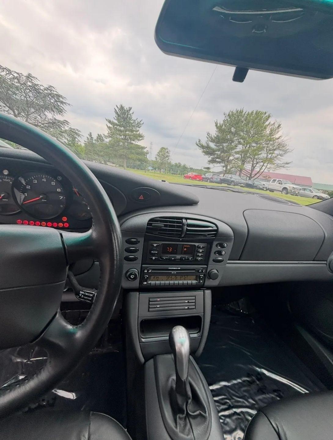 Porsche 911 Carrera 4 Coupe 1999
