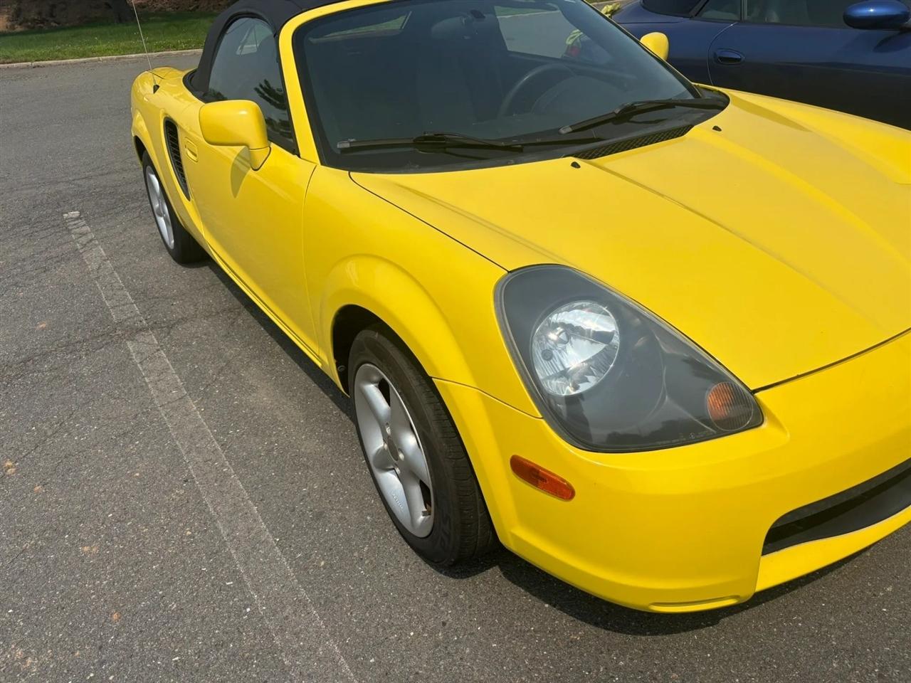Toyota MR2 Spyder Convertible 2002