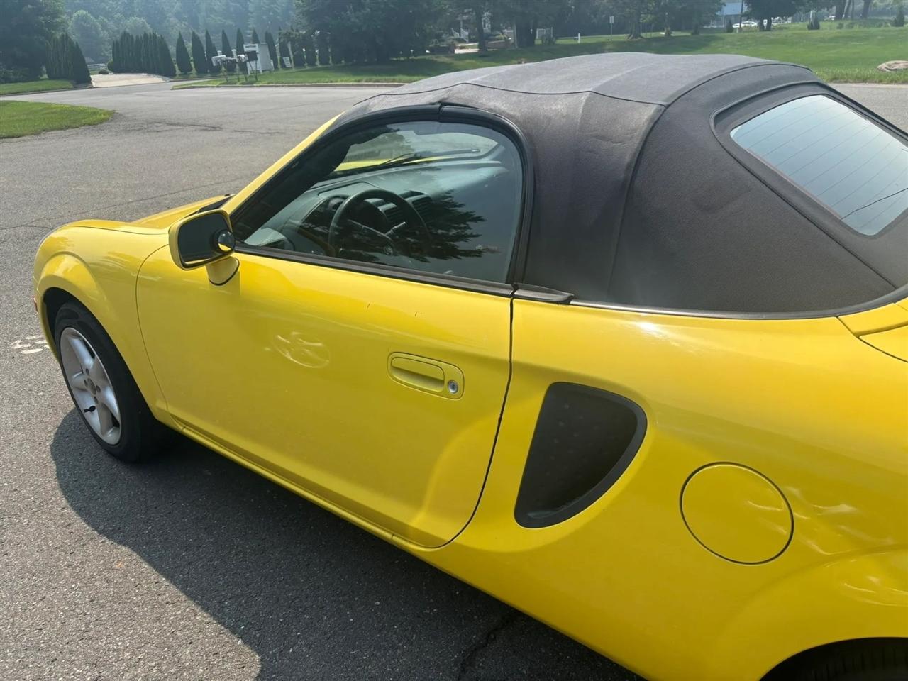 Toyota MR2 Spyder Convertible 2002