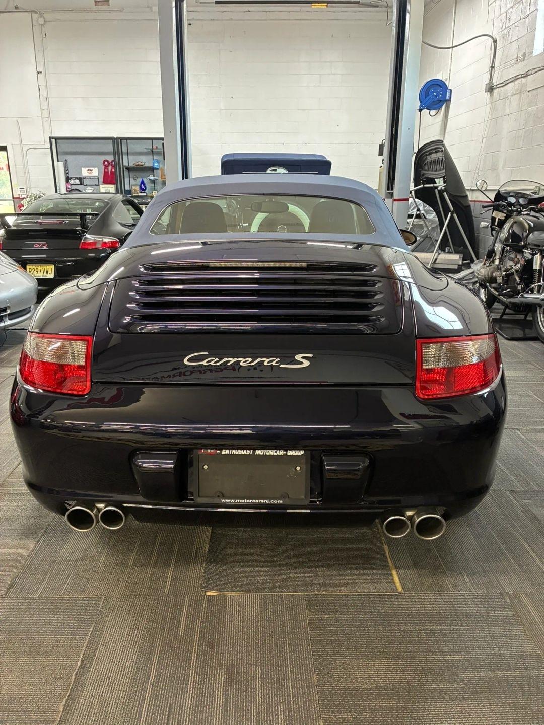 Porsche 911 Carrera S Cabriolet 2006