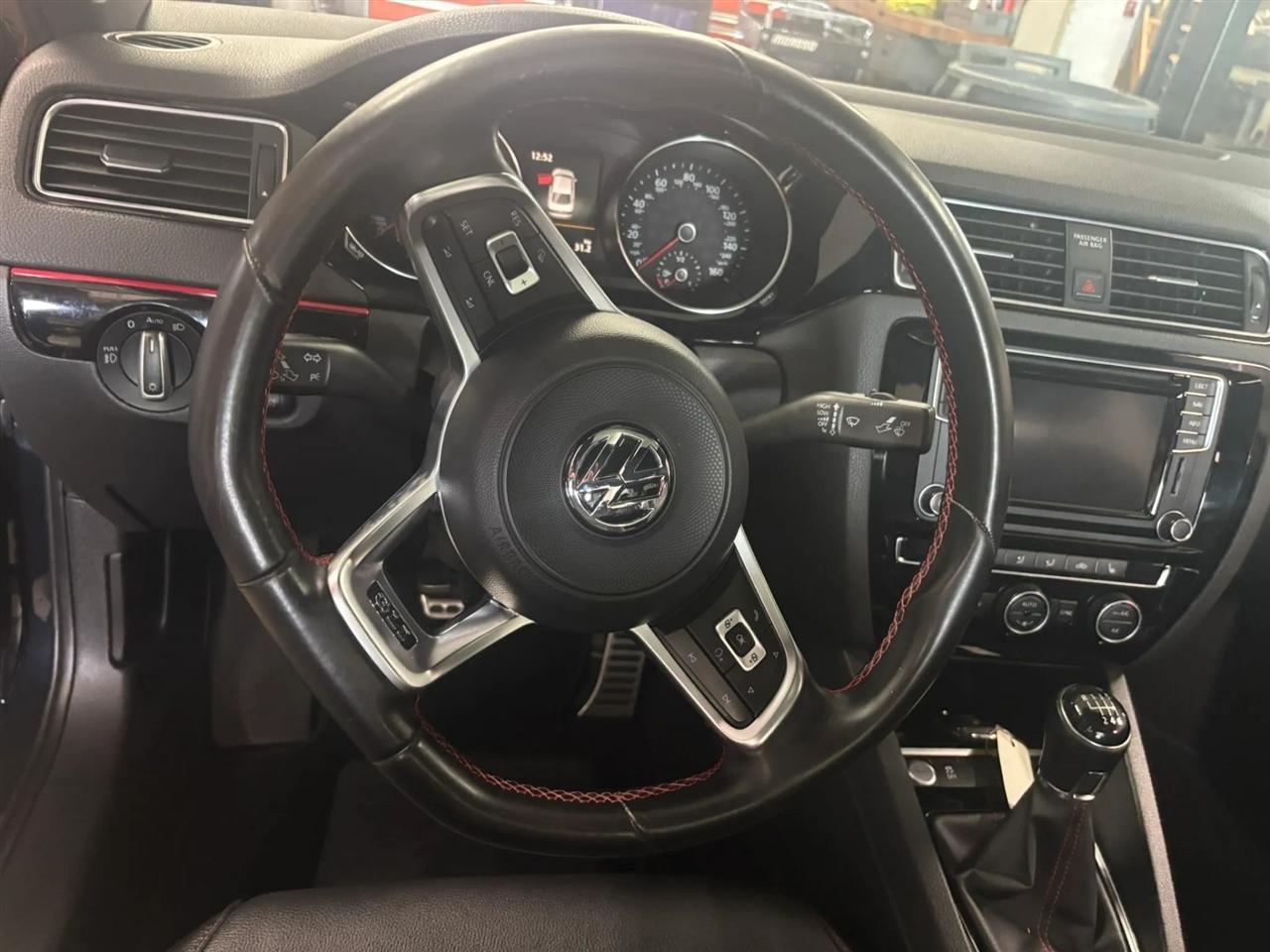 Volkswagen Jetta 2.0T GLI 6M 2017