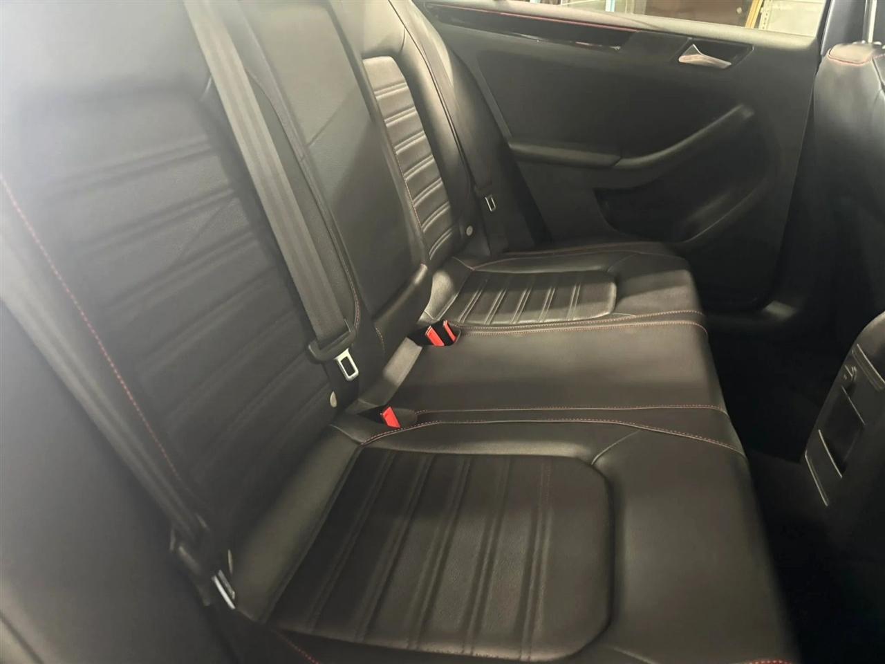 Volkswagen Jetta 2.0T GLI 6M 2017