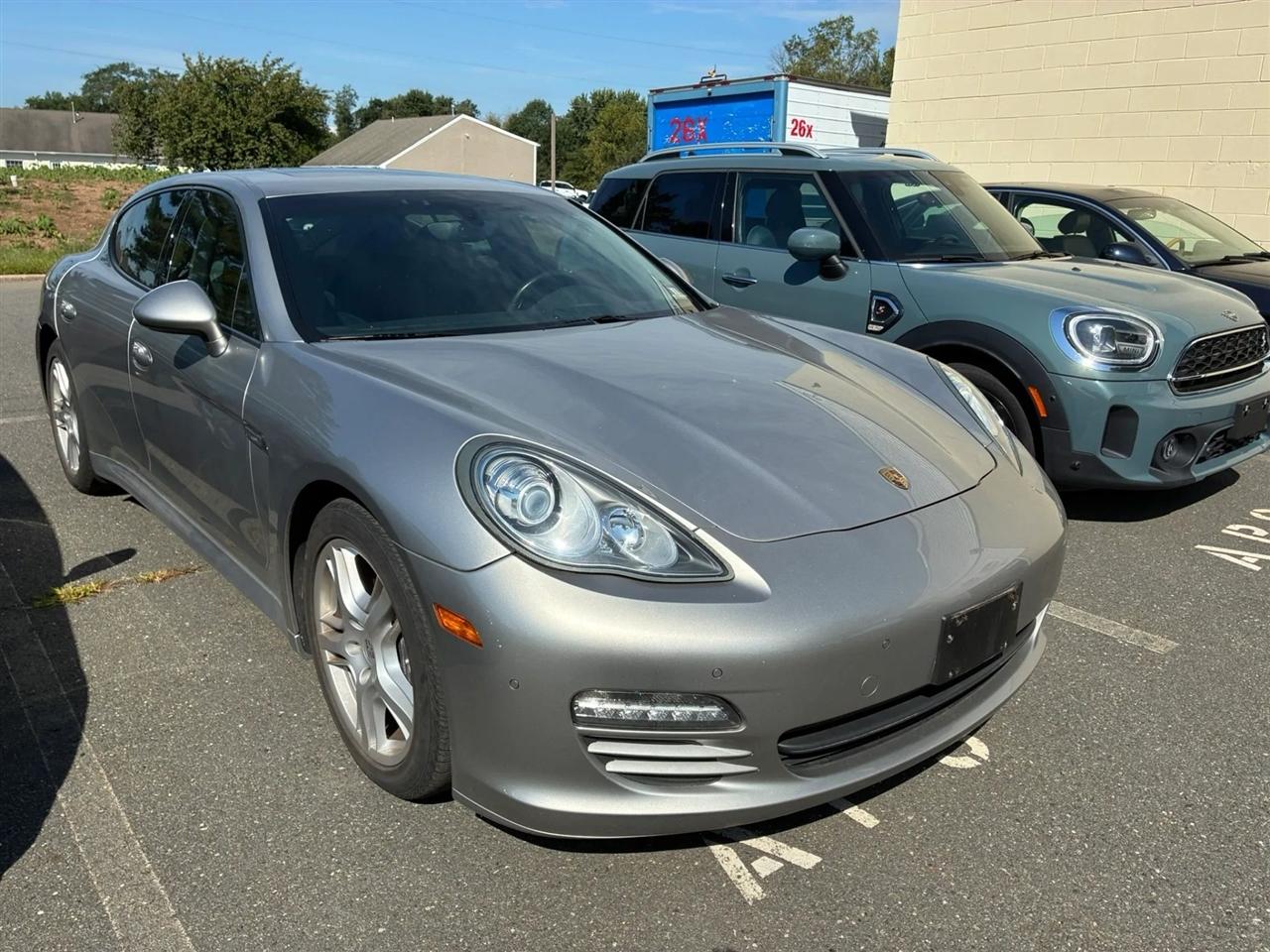 Porsche Panamera 4 2011