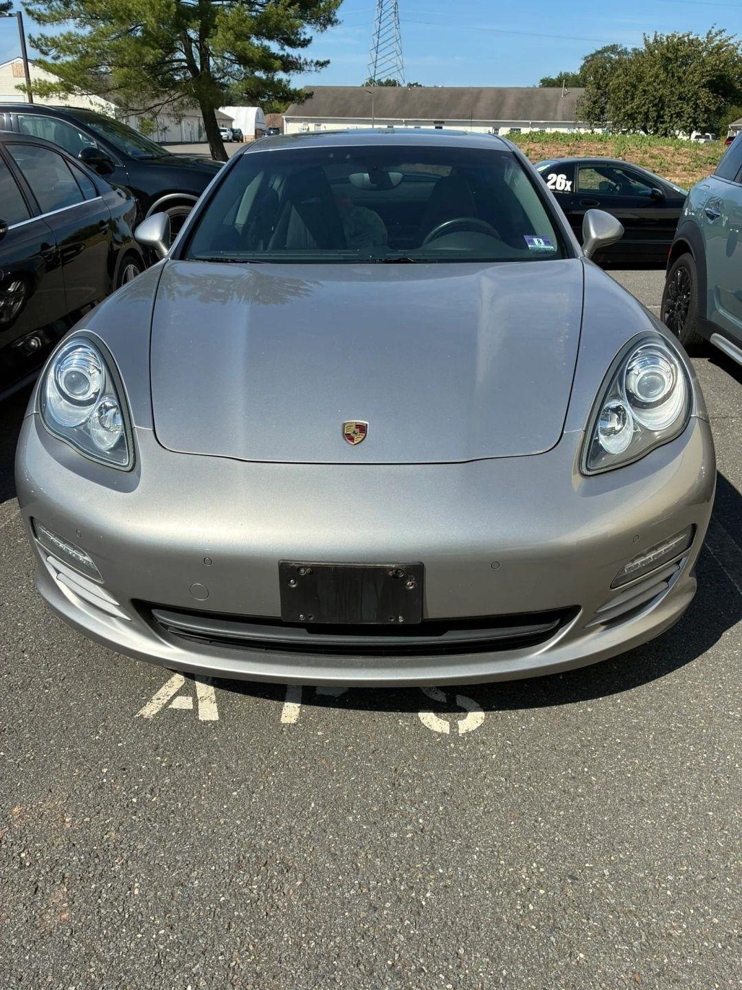 Porsche Panamera 4 2011