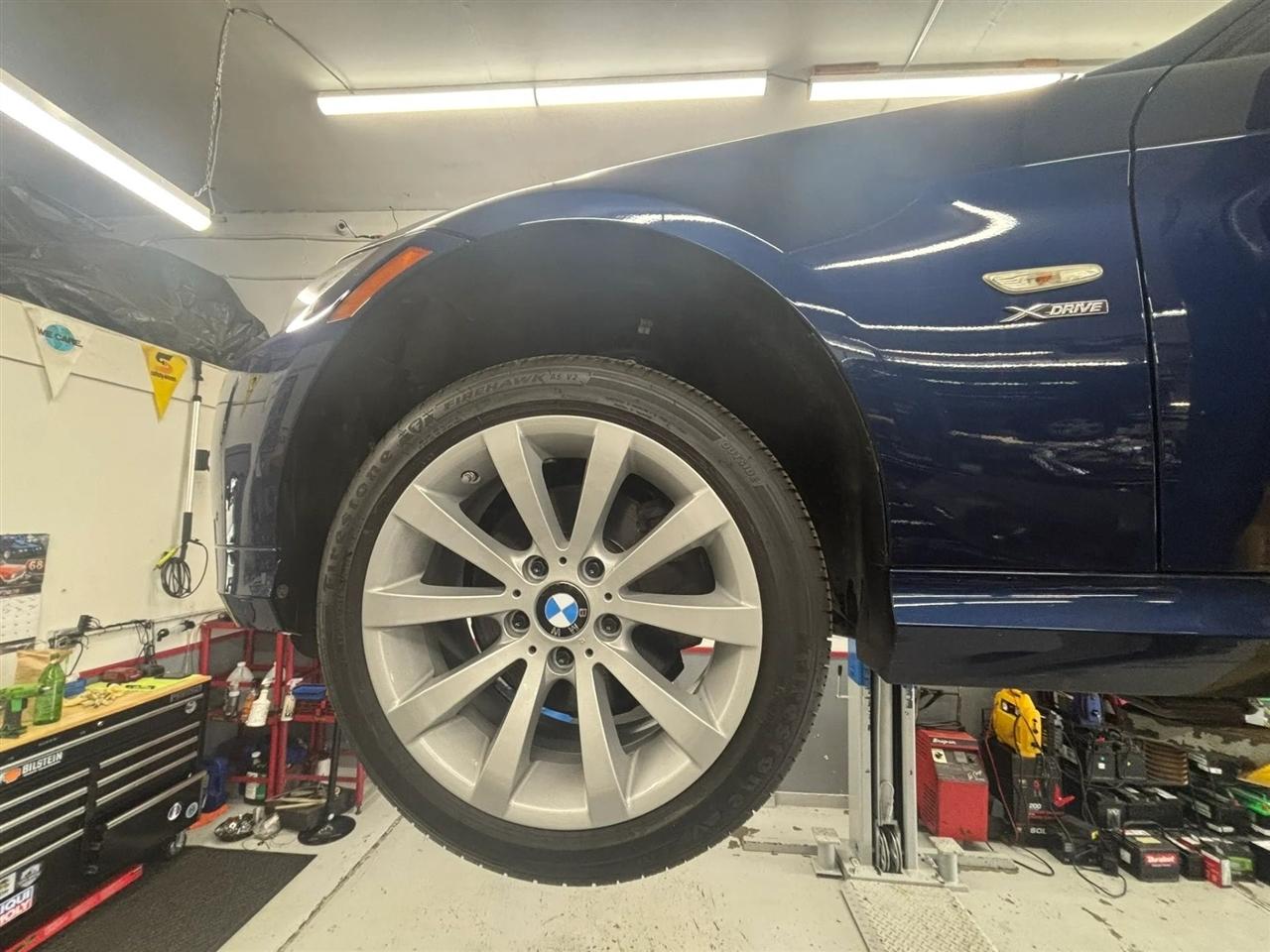 BMW 3-Series Sport Wagon 328i xDrive 2012