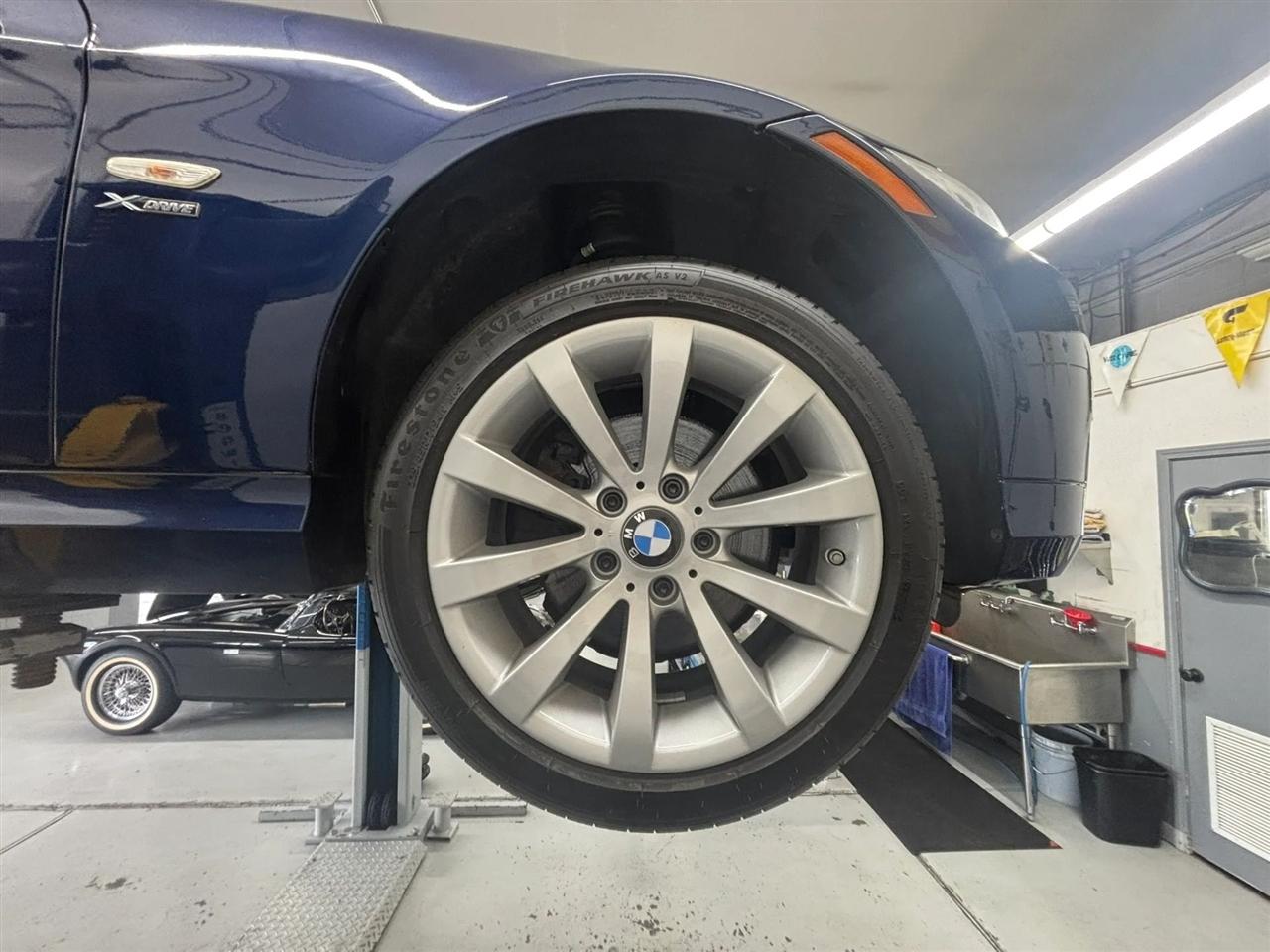 BMW 3-Series Sport Wagon 328i xDrive 2012