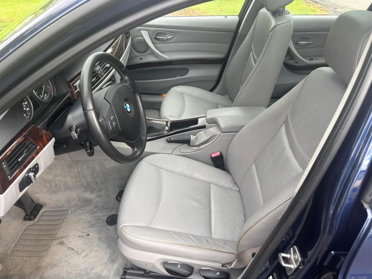 BMW 3-Series Sport Wagon 328i xDrive 2012