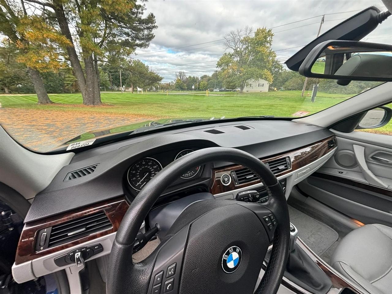 BMW 3-Series Sport Wagon 328i xDrive 2012