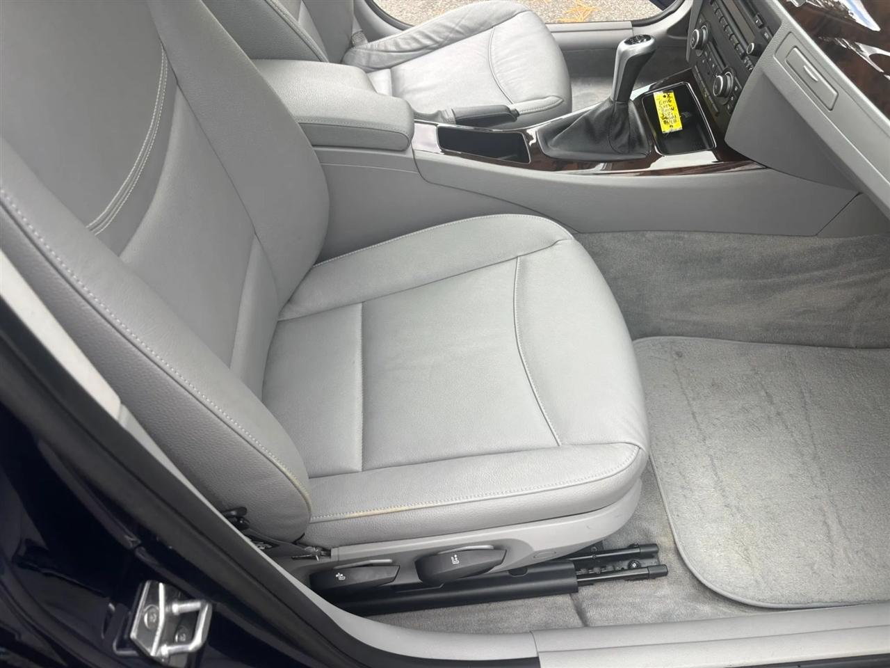 BMW 3-Series Sport Wagon 328i xDrive 2012