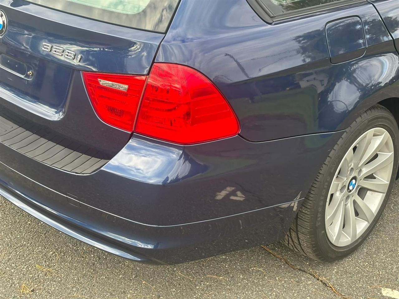BMW 3-Series Sport Wagon 328i xDrive 2012