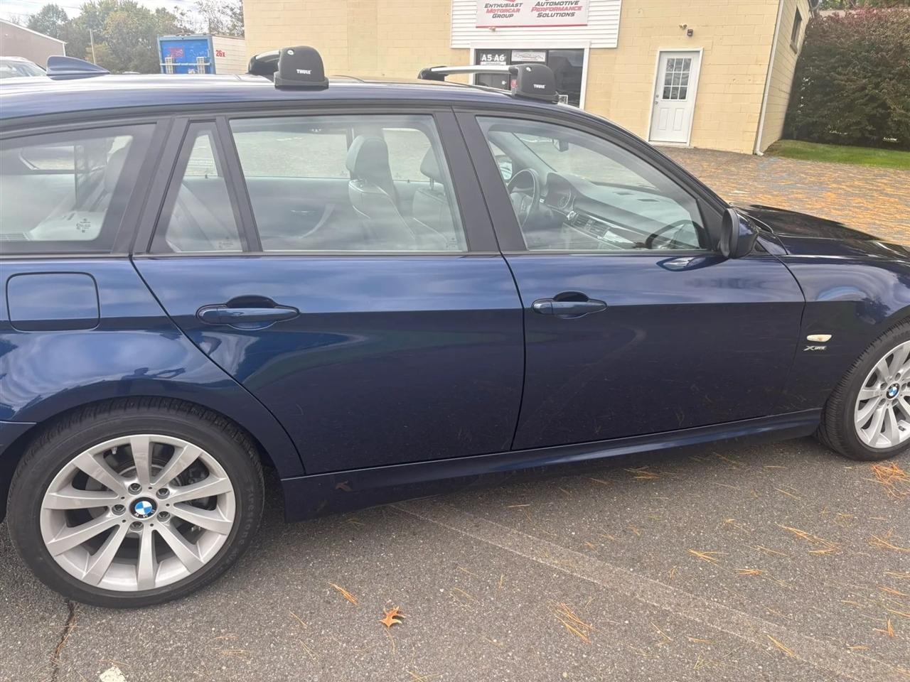 BMW 3-Series Sport Wagon 328i xDrive 2012