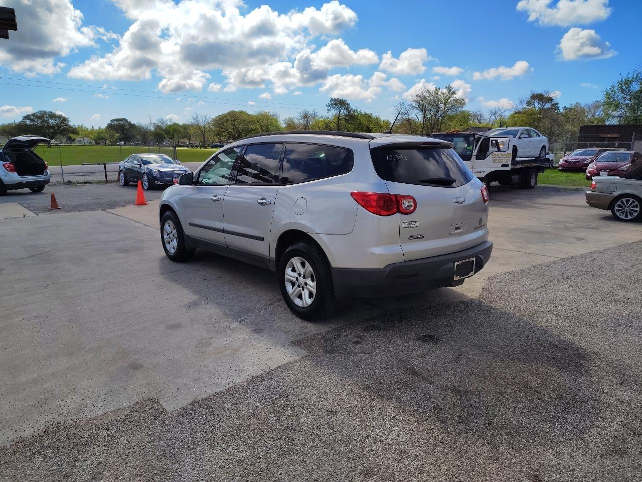 Chevrolet Traverse LS FWD w/PDC 2012