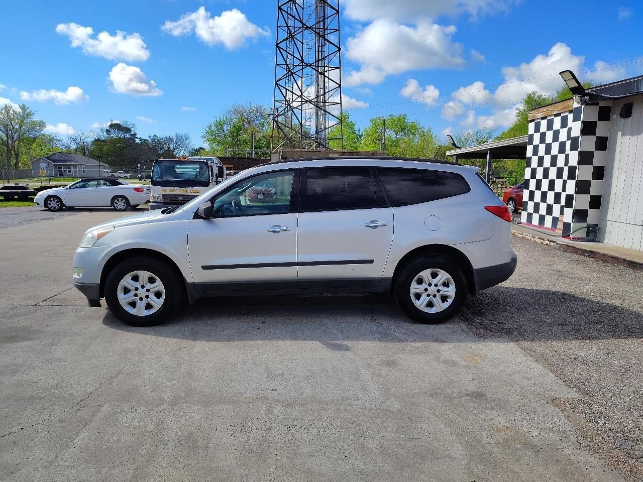 Chevrolet Traverse LS FWD w/PDC 2012