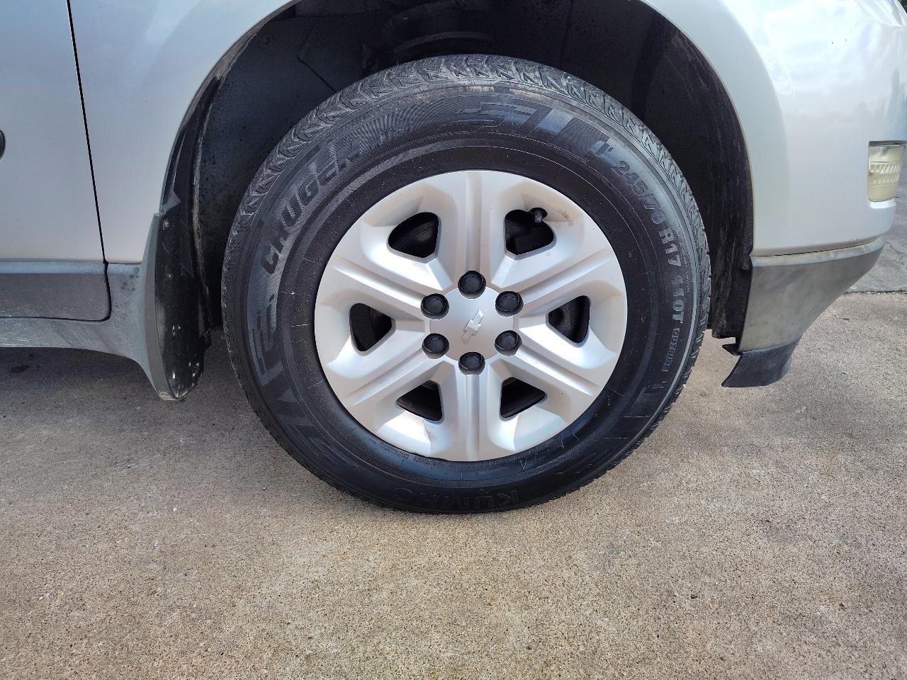 Chevrolet Traverse LS FWD w/PDC 2012