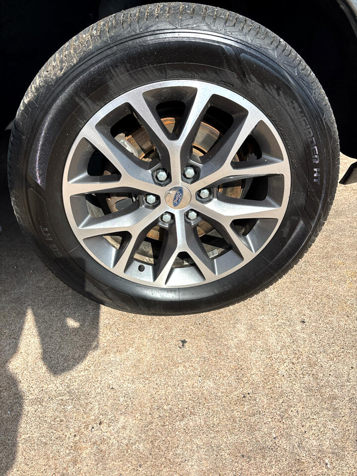 Ford Expedition XLT 2WD 2015