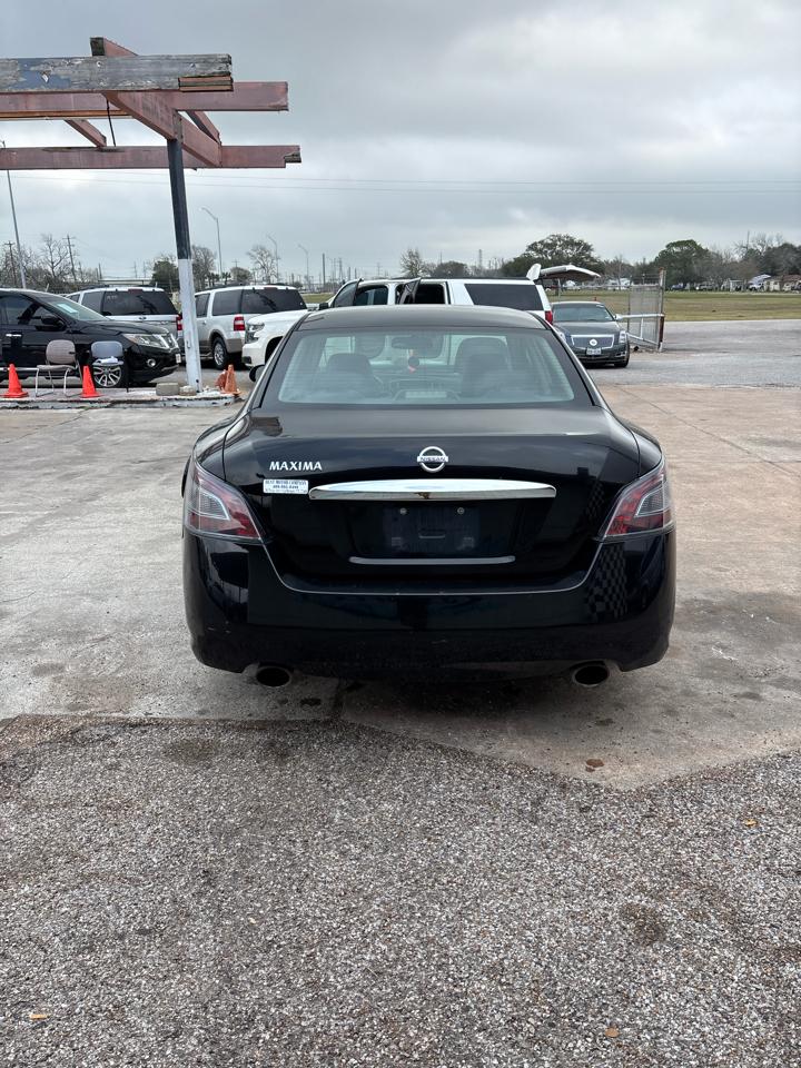 Nissan Maxima S 2013