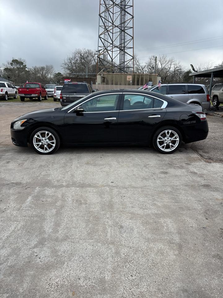 Nissan Maxima S 2013