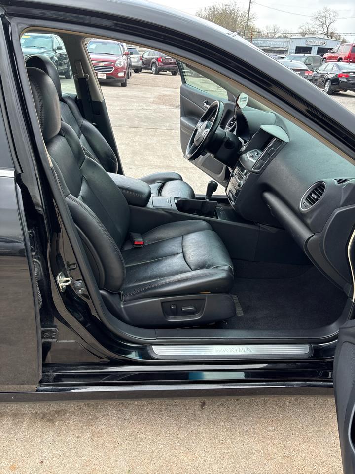 Nissan Maxima S 2013