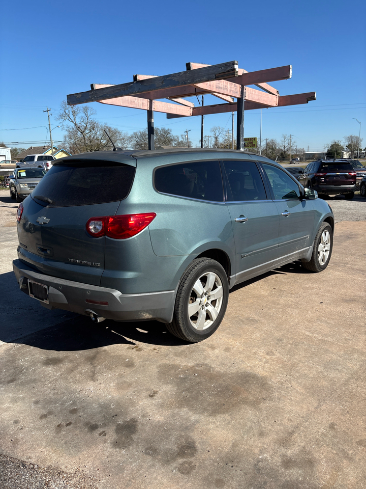 Chevrolet Traverse LTZ FWD 2009