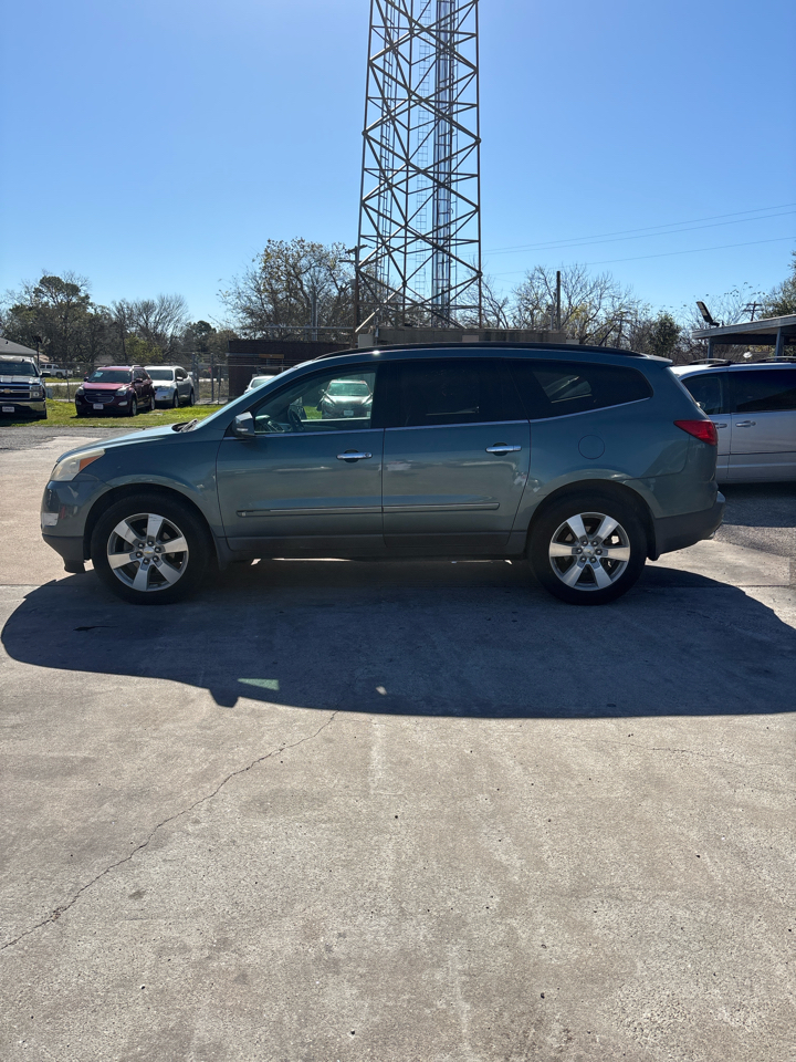 Chevrolet Traverse LTZ FWD 2009