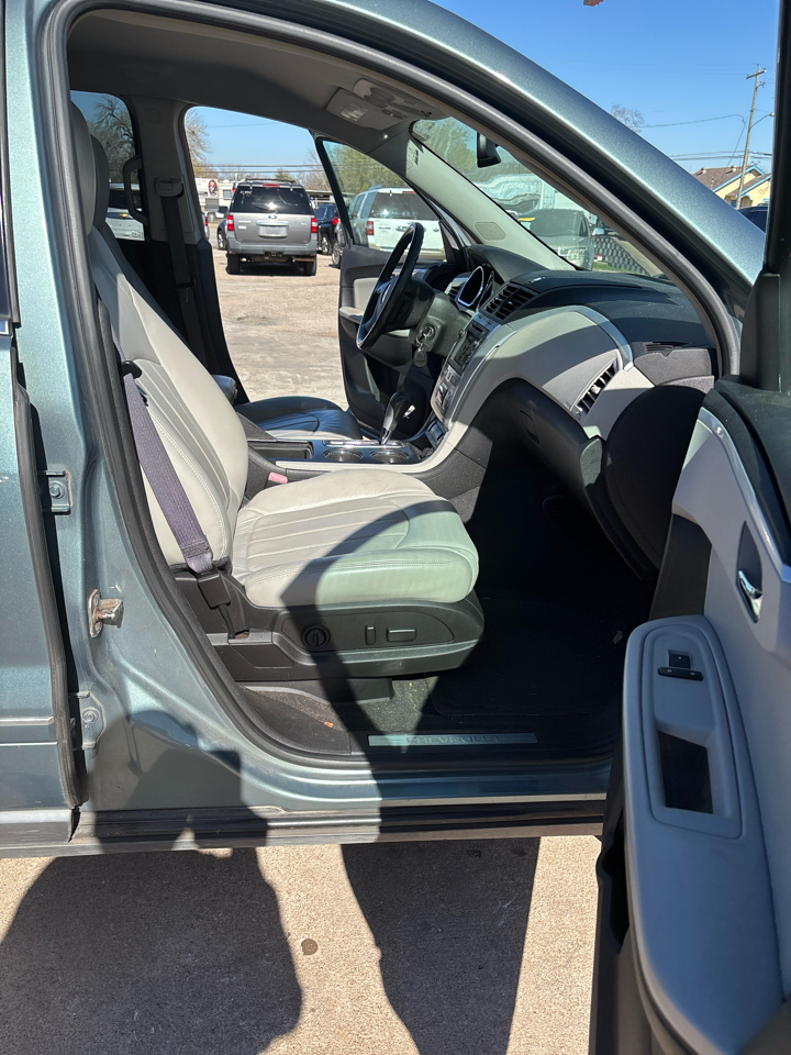 Chevrolet Traverse LTZ FWD 2009