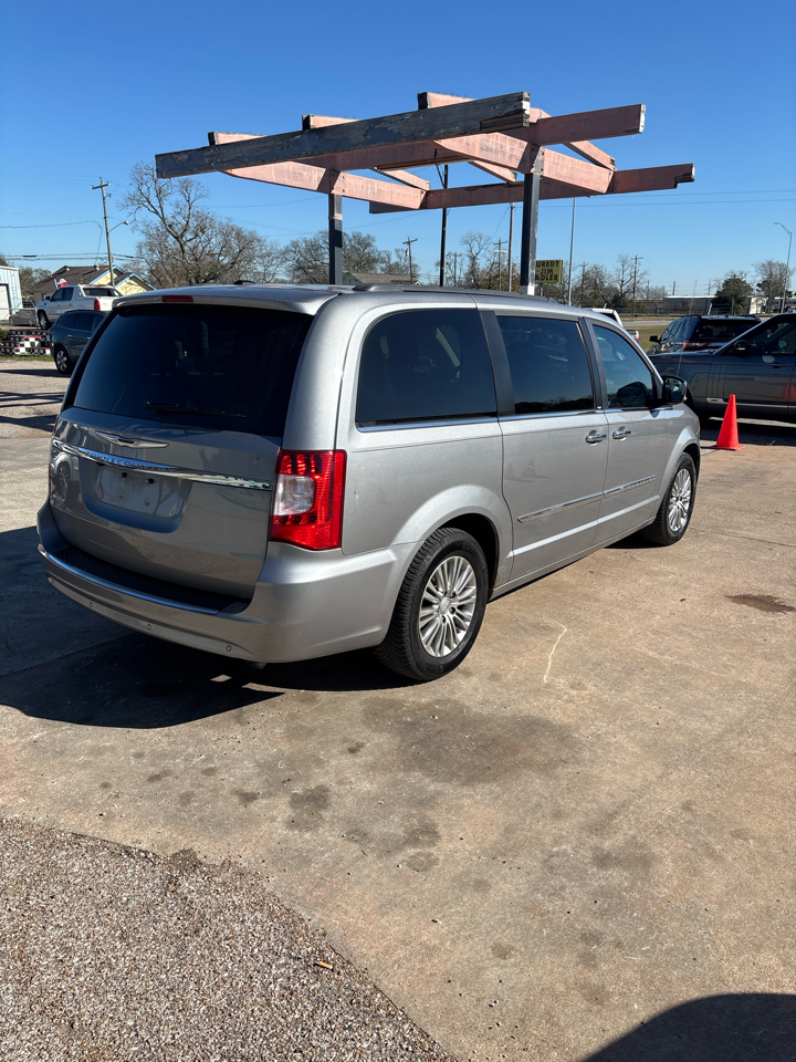 Chrysler Town & Country Touring-L 2014