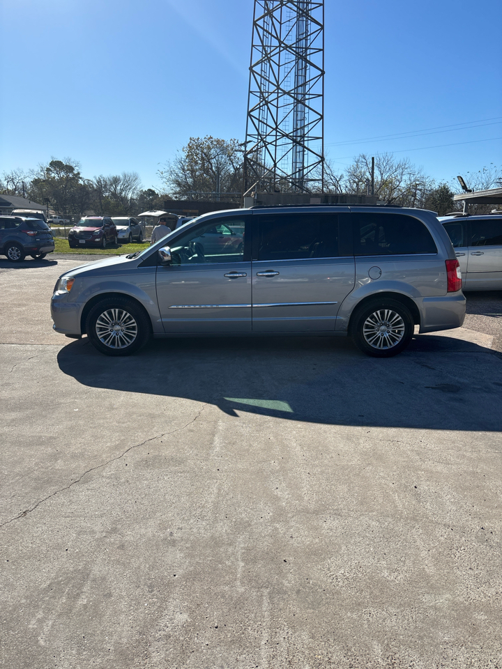 Chrysler Town & Country Touring-L 2014