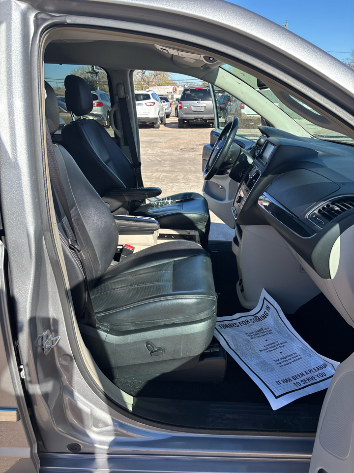 Chrysler Town & Country Touring-L 2014