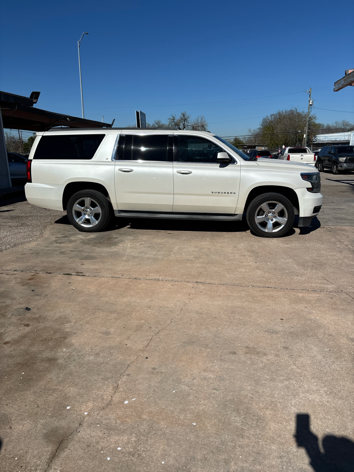 Chevrolet Suburban LT 1500 2WD 2015
