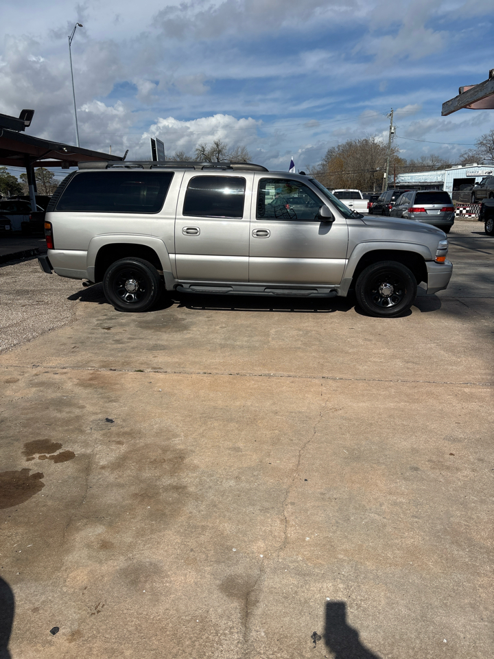 Chevrolet Suburban 1500 4WD 2004