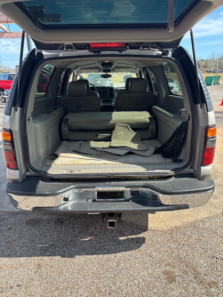 Chevrolet Suburban 1500 4WD 2004