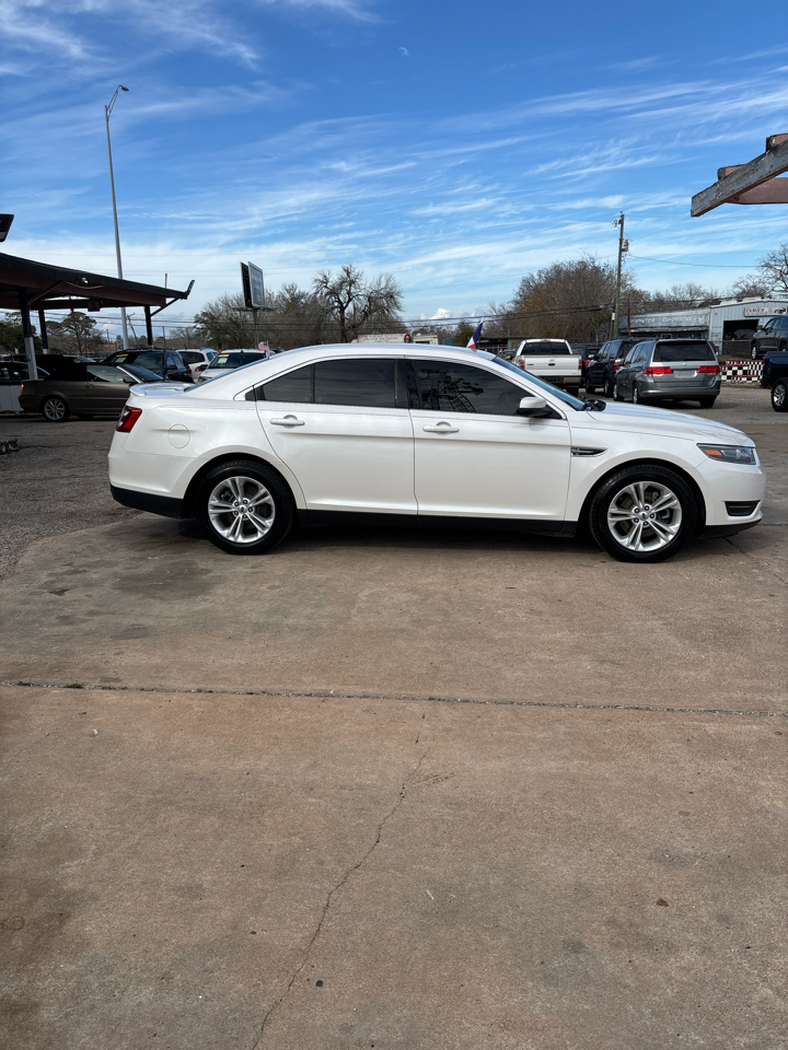 Ford Taurus SEL FWD 2015