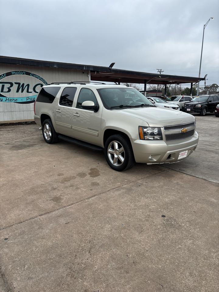 Chevrolet Suburban LT 1500 2WD 2014