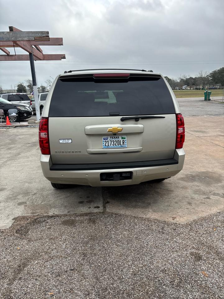 Chevrolet Suburban LT 1500 2WD 2014