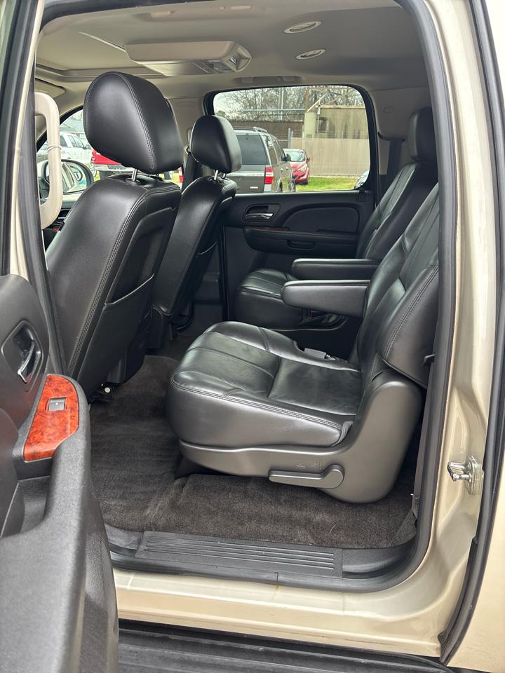 Chevrolet Suburban LT 1500 2WD 2014