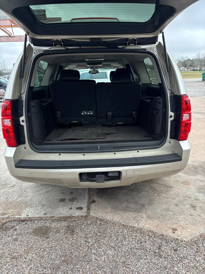 Chevrolet Suburban LT 1500 2WD 2014